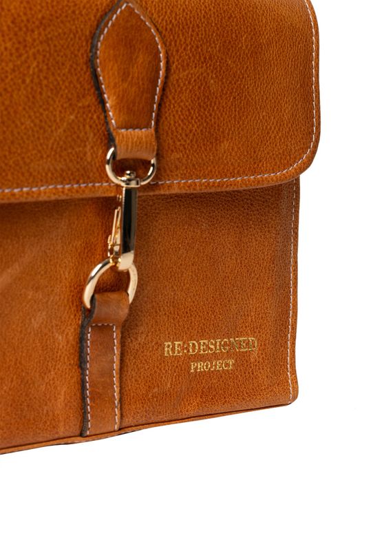 Project 93 – Eksklusiv rundpinneveske i skinn - Burned Tan/Gold