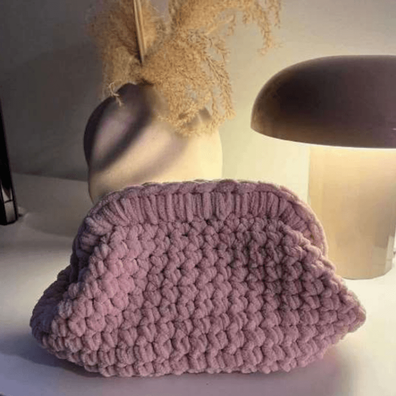 Heklet clutch-veske i Chenillove | Heklepakke