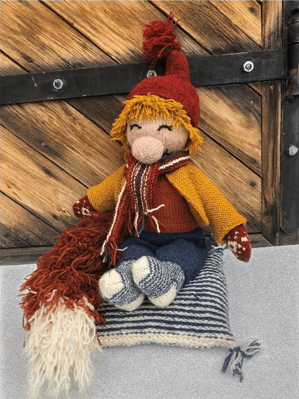 Gurin med reverompa - Strikkepakke