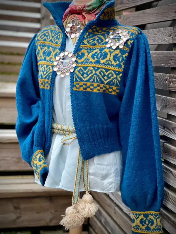 Tone-jakke tilpasset Romeriksbunaden | Strikkepakke