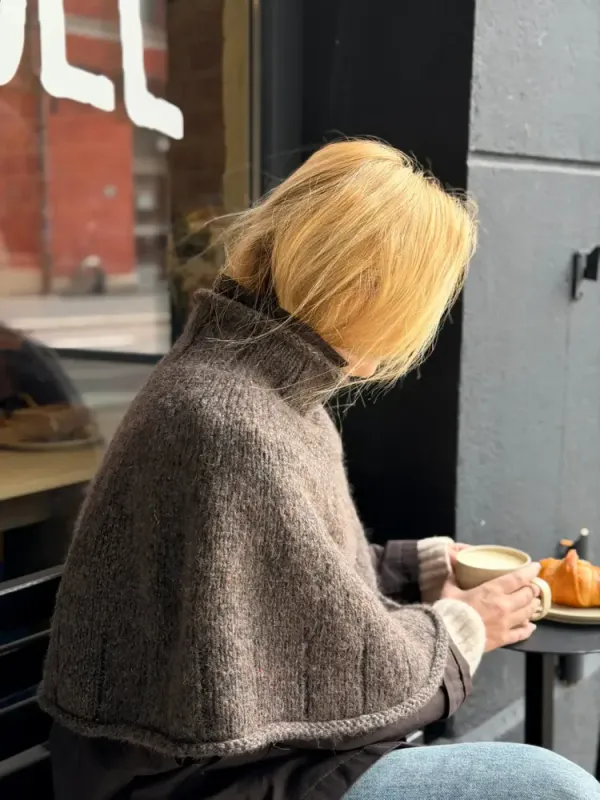 Heia Tweedcape i Alpakka Lin og Fivel | Strikkepakke
