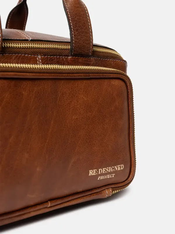Project 39 - Walnut/Gold, romslig prosjektveske i kompakt størrelse