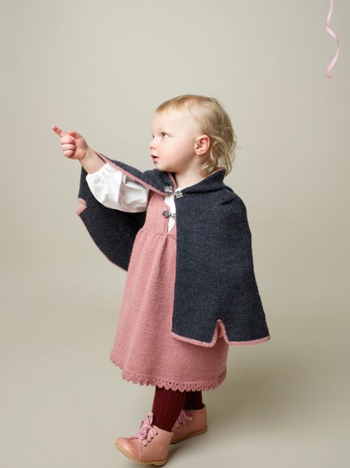 Hovedbilde Cape i Rauma Babygarn | Strikkepakke