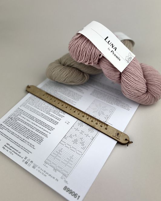 Hovedbilde Linjal, målebånd og pekepinne by Permin